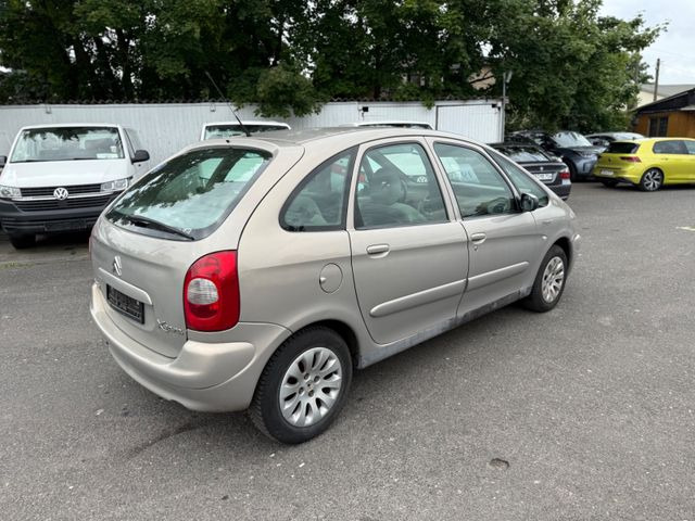 Citroën Xsara Picasso 1.8 16V Exclusive - Limuzina: slika Citroën Xsara Picasso 1.8 16V Exclusive - Limuzina Citroën Xsara Picasso 1.8 16V Exclusive - Limuzina: slika Citroën Xsara Picasso 1.8 16V Exclusive - Limuzina