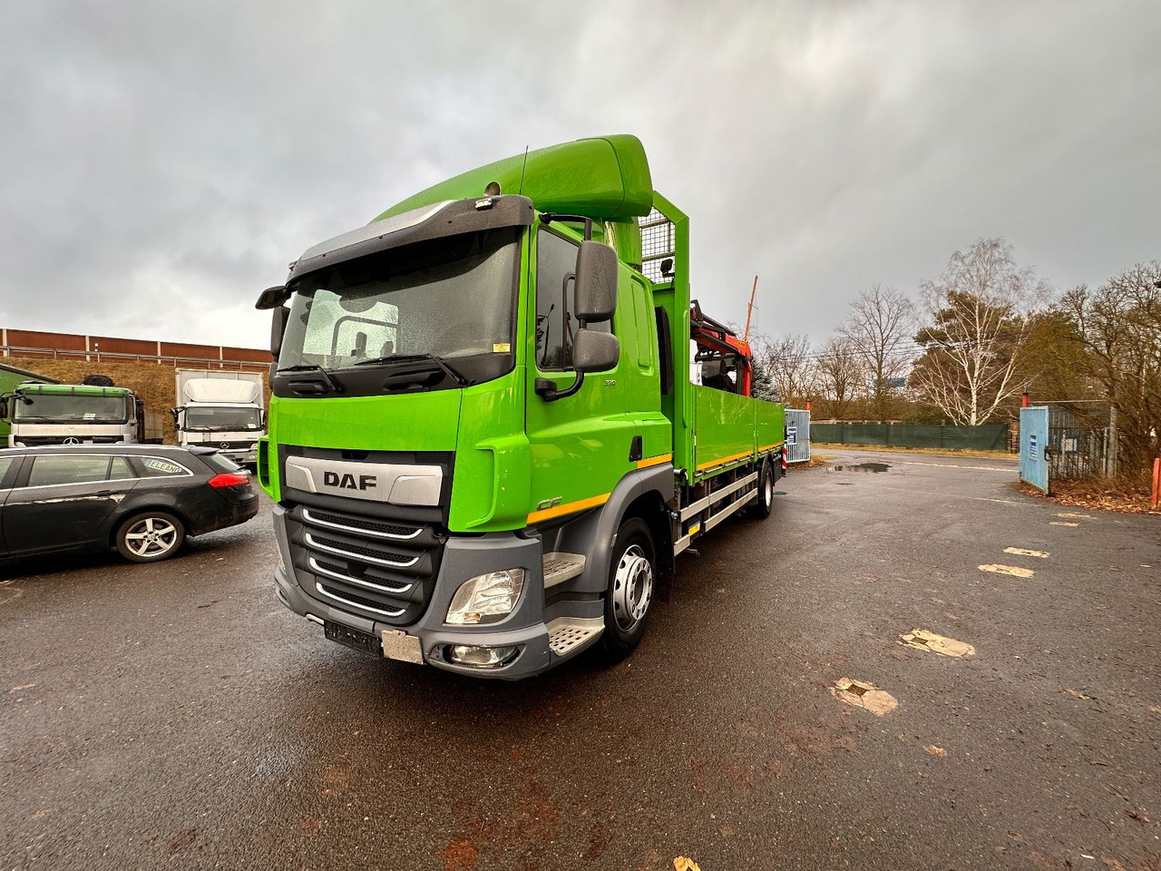 DAF CF 370 mit Kran Klima Tempomat - Kamion s otvorenim sandukom, Kamion s kranom: slika DAF CF 370 mit Kran Klima Tempomat - Kamion s otvorenim sandukom, Kamion s kranom DAF CF 370 mit Kran Klima Tempomat - Kamion s otvorenim sandukom, Kamion s kranom: slika DAF CF 370 mit Kran Klima Tempomat - Kamion s otvorenim sandukom, Kamion s kranom