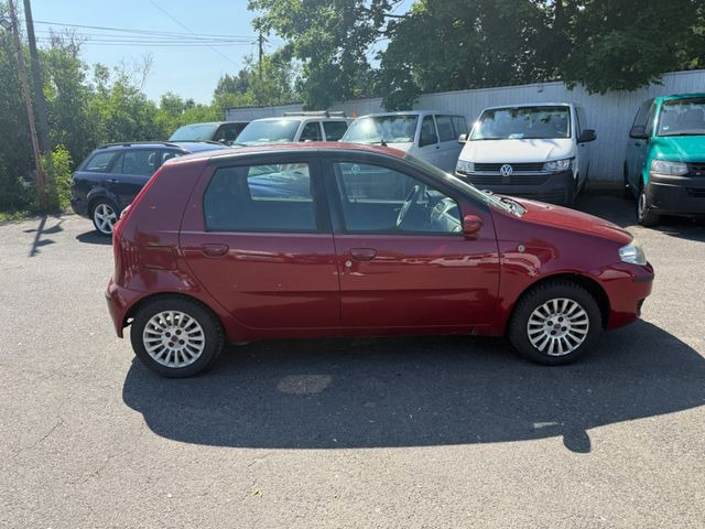 Fiat Punto Aktueller HU Motorschaden - Limuzina: slika Fiat Punto Aktueller HU Motorschaden - Limuzina Fiat Punto Aktueller HU Motorschaden - Limuzina: slika Fiat Punto Aktueller HU Motorschaden - Limuzina