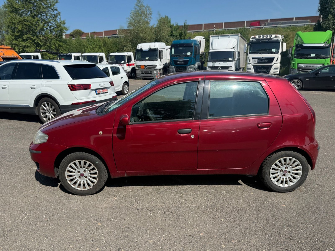 Limuzina Fiat Punto Aktueller HU: slika Limuzina Fiat Punto Aktueller HU