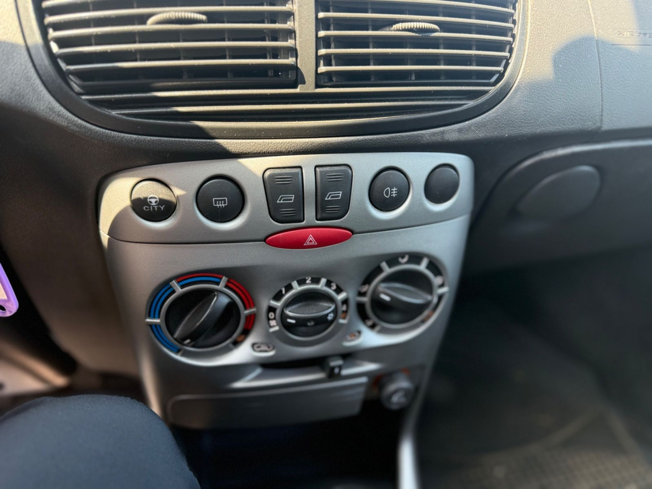 Limuzina Fiat Punto Aktueller HU: slika Limuzina Fiat Punto Aktueller HU