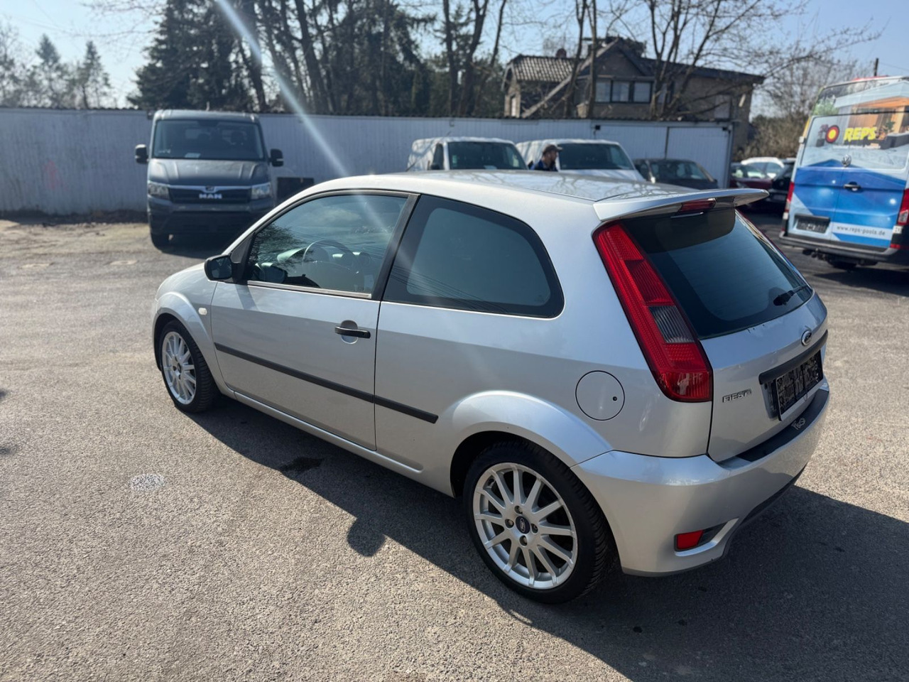 Ford Fiesta Sport - Limuzina: slika Ford Fiesta Sport - Limuzina Ford Fiesta Sport - Limuzina: slika Ford Fiesta Sport - Limuzina