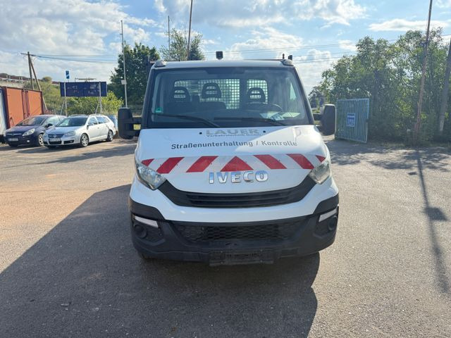 Iveco Daily 35 S 12 - Dostavno vozilo s ravnom platformom: slika Iveco Daily 35 S 12 - Dostavno vozilo s ravnom platformom Iveco Daily 35 S 12 - Dostavno vozilo s ravnom platformom: slika Iveco Daily 35 S 12 - Dostavno vozilo s ravnom platformom