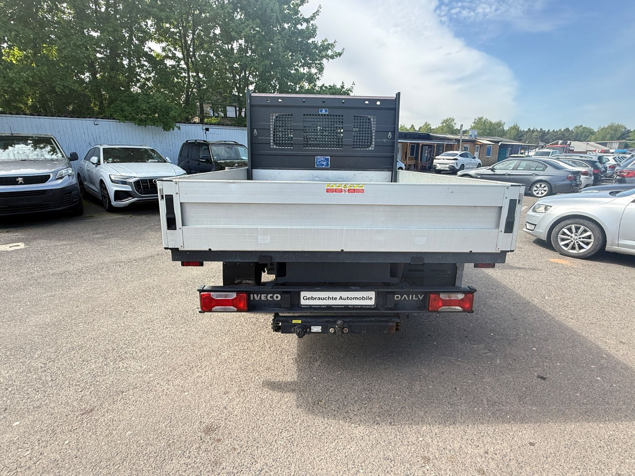 Iveco Daily Doppelkabine 35 S 130 7 Sitzer - Dostavno vozilo s ravnom platformom: slika Iveco Daily Doppelkabine 35 S 130 7 Sitzer - Dostavno vozilo s ravnom platformom Iveco Daily Doppelkabine 35 S 130 7 Sitzer - Dostavno vozilo s ravnom platformom: slika Iveco Daily Doppelkabine 35 S 130 7 Sitzer - Dostavno vozilo s ravnom platformom