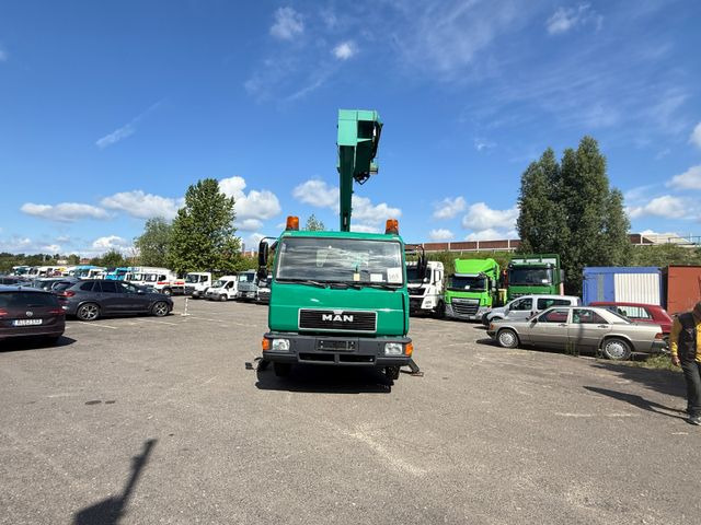 MAN 8.163 Hubarbeitsbühne - Podizna platforma montirana na kamion: slika MAN 8.163 Hubarbeitsbühne - Podizna platforma montirana na kamion MAN 8.163 Hubarbeitsbühne - Podizna platforma montirana na kamion: slika MAN 8.163 Hubarbeitsbühne - Podizna platforma montirana na kamion