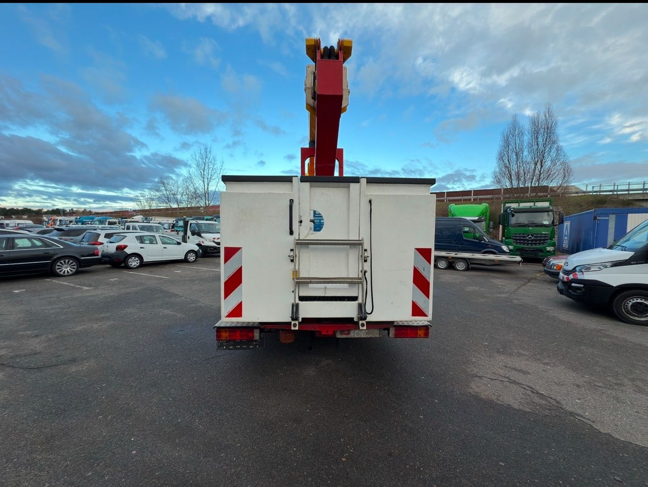 Mercedes-Benz Atego 816 2 4-Zyl. 4x2 Hebebühne - Podizna platforma montirana na kamion: slika Mercedes-Benz Atego 816 2 4-Zyl. 4x2 Hebebühne - Podizna platforma montirana na kamion Mercedes-Benz Atego 816 2 4-Zyl. 4x2 Hebebühne - Podizna platforma montirana na kamion: slika Mercedes-Benz Atego 816 2 4-Zyl. 4x2 Hebebühne - Podizna platforma montirana na kamion