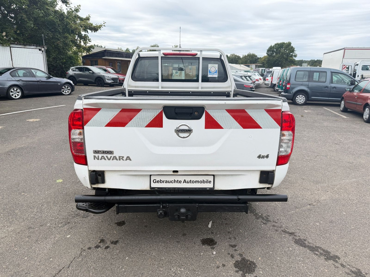 Nissan Navara NP300 Visia King Cab 4x4 - SUV: slika Nissan Navara NP300 Visia King Cab 4x4 - SUV Nissan Navara NP300 Visia King Cab 4x4 - SUV: slika Nissan Navara NP300 Visia King Cab 4x4 - SUV