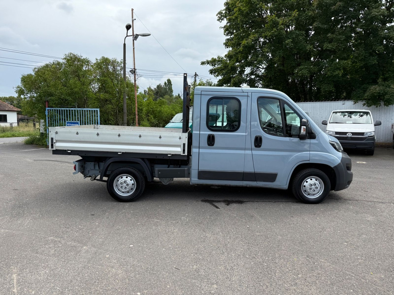Peugeot Boxer Pritsche Doka. 333 L2 BlueHDi 110 - Dostavno vozilo s ravnom platformom: slika Peugeot Boxer Pritsche Doka. 333 L2 BlueHDi 110 - Dostavno vozilo s ravnom platformom Peugeot Boxer Pritsche Doka. 333 L2 BlueHDi 110 - Dostavno vozilo s ravnom platformom: slika Peugeot Boxer Pritsche Doka. 333 L2 BlueHDi 110 - Dostavno vozilo s ravnom platformom