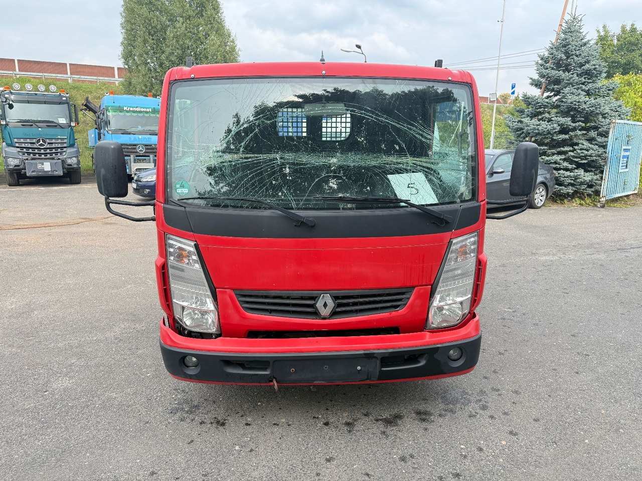 Renault Mahity 130.35 DXI - Dostavno vozilo s ravnom platformom: slika Renault Mahity 130.35 DXI - Dostavno vozilo s ravnom platformom Renault Mahity 130.35 DXI - Dostavno vozilo s ravnom platformom: slika Renault Mahity 130.35 DXI - Dostavno vozilo s ravnom platformom