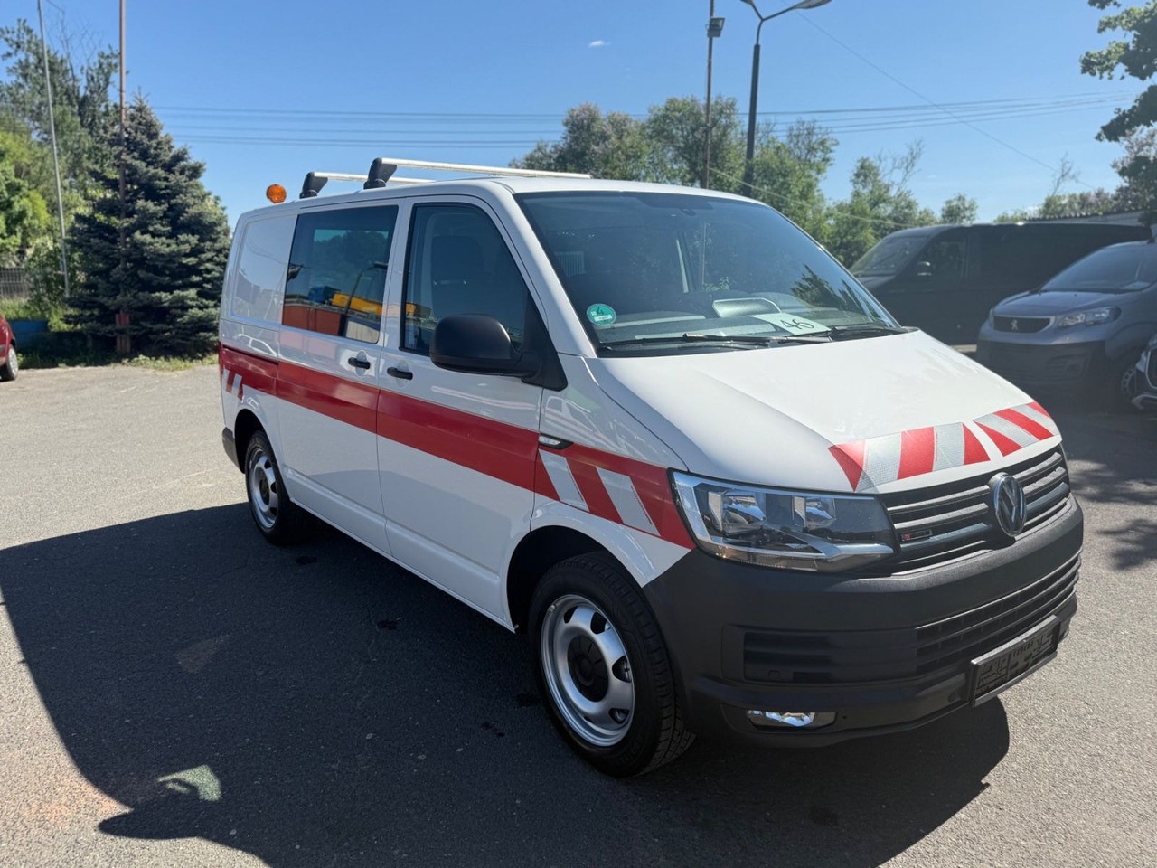 Volkswagen T6 Transporter Kasten-mixto 4x4 - Mali kombi: slika Volkswagen T6 Transporter Kasten-mixto 4x4 - Mali kombi Volkswagen T6 Transporter Kasten-mixto 4x4 - Mali kombi: slika Volkswagen T6 Transporter Kasten-mixto 4x4 - Mali kombi