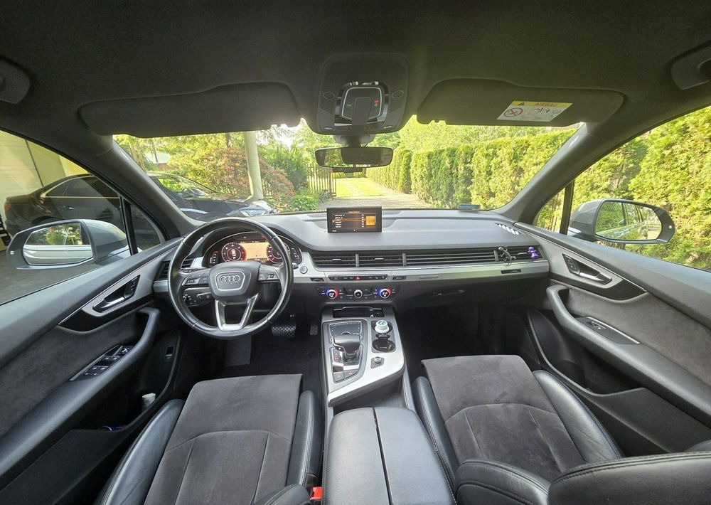 Audi Q7 - SUV: slika Audi Q7 - SUV Audi Q7 - SUV: slika Audi Q7 - SUV