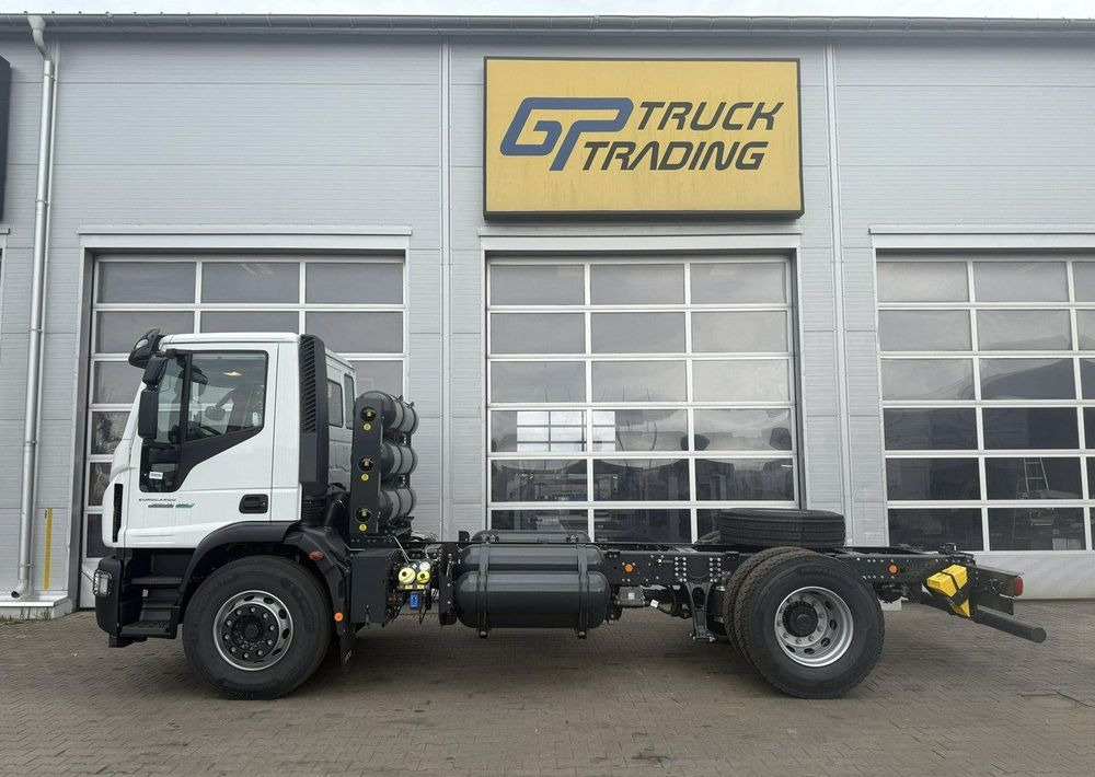 Iveco EuroCargo CNG - Kamion-šasija: slika Iveco EuroCargo CNG - Kamion-šasija Iveco EuroCargo CNG - Kamion-šasija: slika Iveco EuroCargo CNG - Kamion-šasija