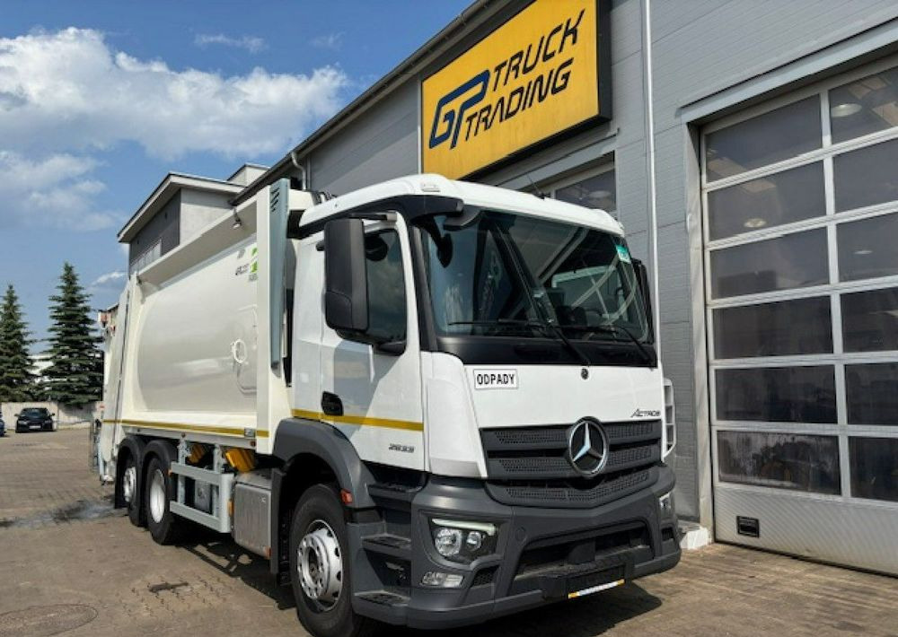 Mercedes-Benz Actros - Kamion za odvoz smeća: slika Mercedes-Benz Actros - Kamion za odvoz smeća Mercedes-Benz Actros - Kamion za odvoz smeća: slika Mercedes-Benz Actros - Kamion za odvoz smeća