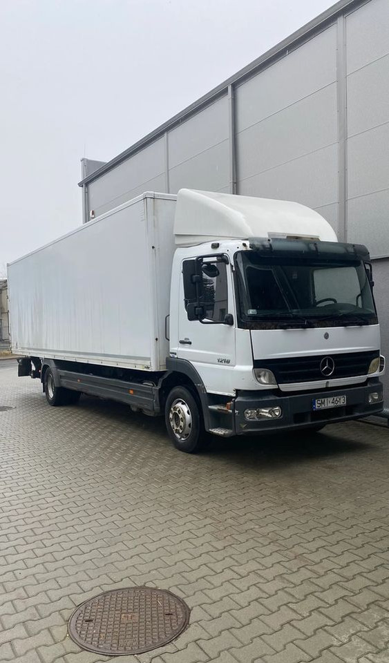 Kamion hladnjača Mercedes-Benz atego: slika Kamion hladnjača Mercedes-Benz atego