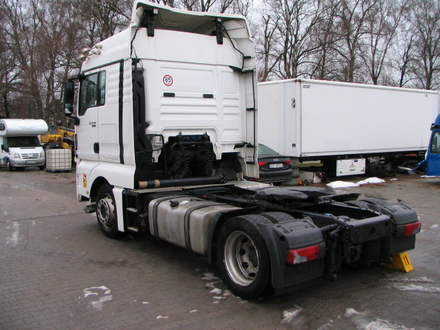 MAN TGX 18.480 / LOW DECK / ENGINE DAMAGE. - Tegljač: slika MAN TGX 18.480 / LOW DECK / ENGINE DAMAGE. - Tegljač MAN TGX 18.480 / LOW DECK / ENGINE DAMAGE. - Tegljač: slika MAN TGX 18.480 / LOW DECK / ENGINE DAMAGE. - Tegljač