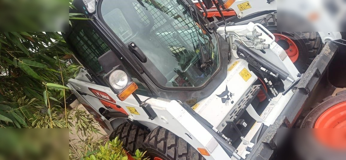 BOBCAT S450 - Mini utovarivač: slika BOBCAT S450 - Mini utovarivač BOBCAT S450 - Mini utovarivač: slika BOBCAT S450 - Mini utovarivač