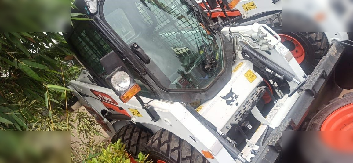 BOBCAT S450 - Mini utovarivač: slika BOBCAT S450 - Mini utovarivač BOBCAT S450 - Mini utovarivač: slika BOBCAT S450 - Mini utovarivač