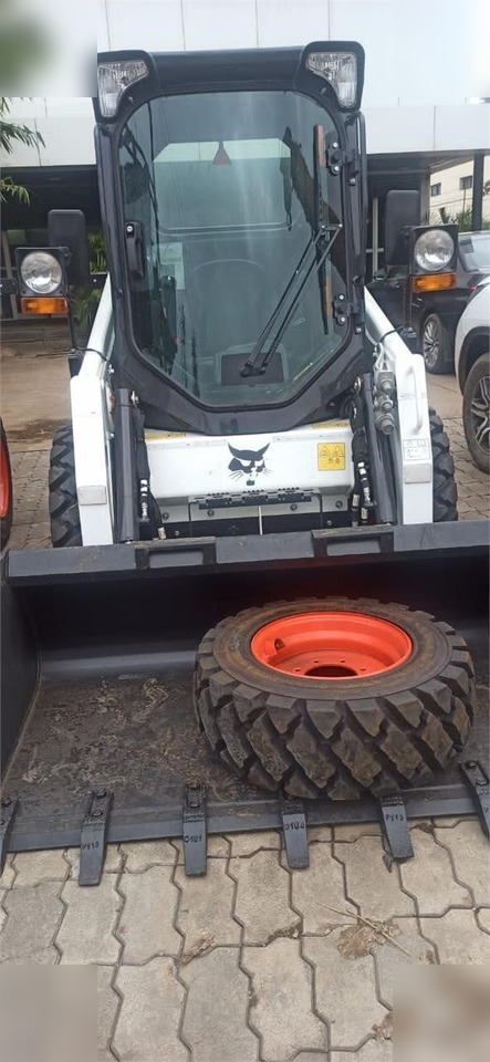 BOBCAT S450 - Mini utovarivač: slika BOBCAT S450 - Mini utovarivač BOBCAT S450 - Mini utovarivač: slika BOBCAT S450 - Mini utovarivač
