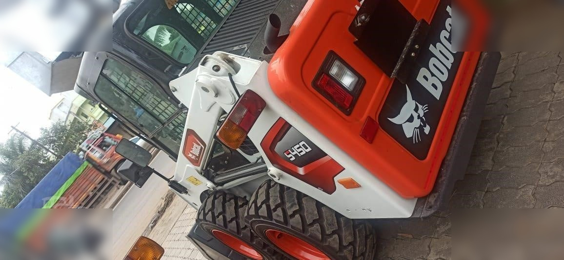 BOBCAT S450 - Mini utovarivač: slika BOBCAT S450 - Mini utovarivač BOBCAT S450 - Mini utovarivač: slika BOBCAT S450 - Mini utovarivač