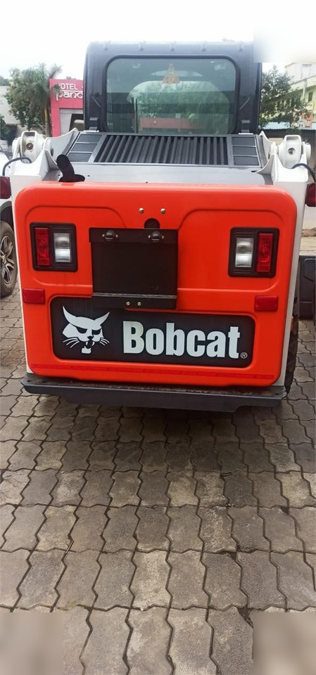 Zakup BOBCAT S450 BOBCAT S450: slika Zakup BOBCAT S450 BOBCAT S450