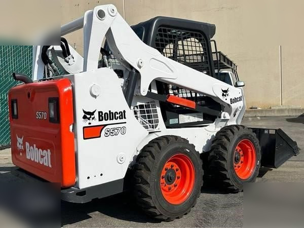 BOBCAT S570 - Mini utovarivač: slika BOBCAT S570 - Mini utovarivač BOBCAT S570 - Mini utovarivač: slika BOBCAT S570 - Mini utovarivač