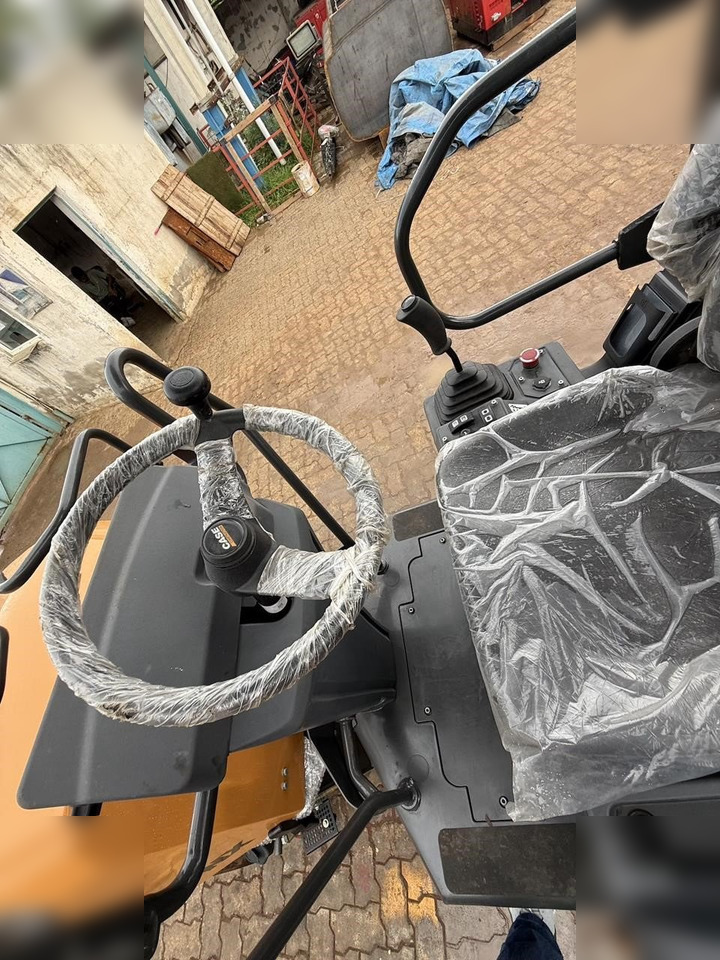 Novi Valjak CASE 450NX: slika Novi Valjak CASE 450NX