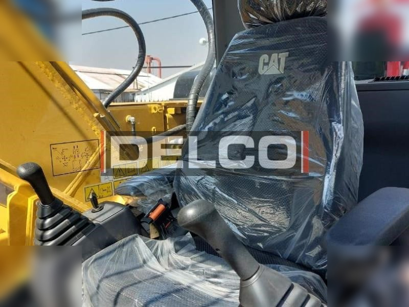 Novi Bager gusjeničar CATERPILLAR 323D3: slika Novi Bager gusjeničar CATERPILLAR 323D3