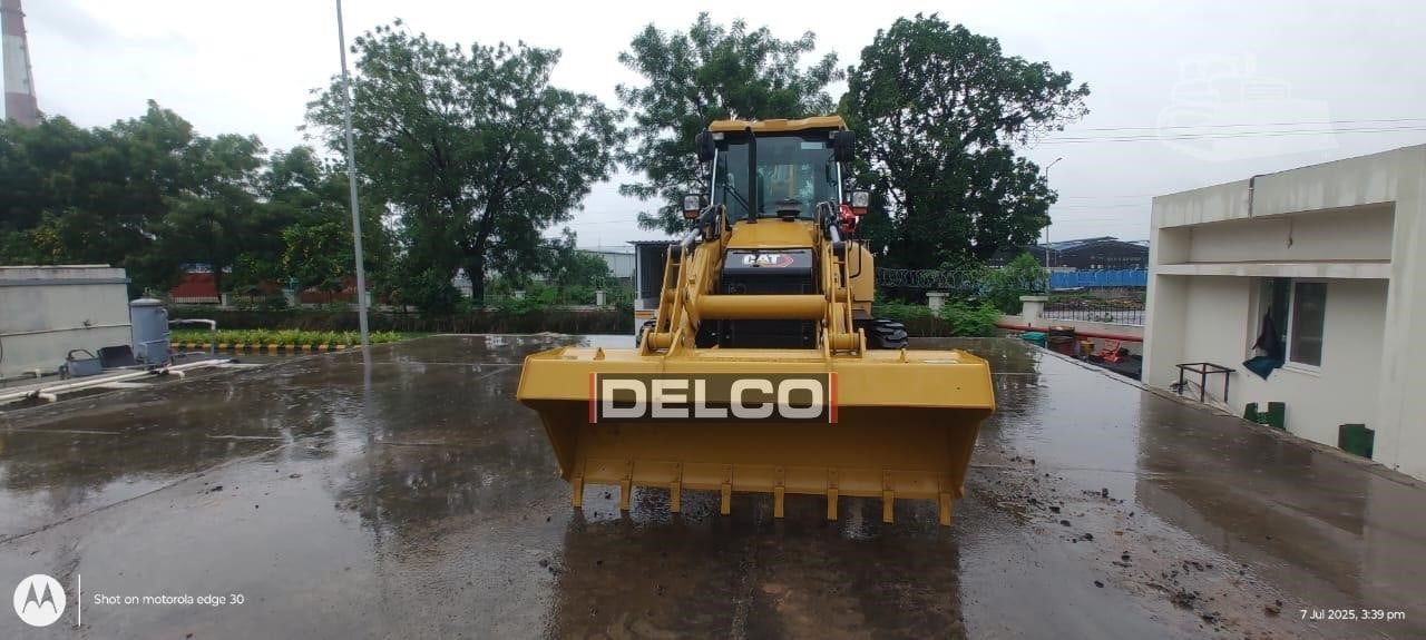 Novi Rovokopač-utovarivač CATERPILLAR 424: slika Novi Rovokopač-utovarivač CATERPILLAR 424