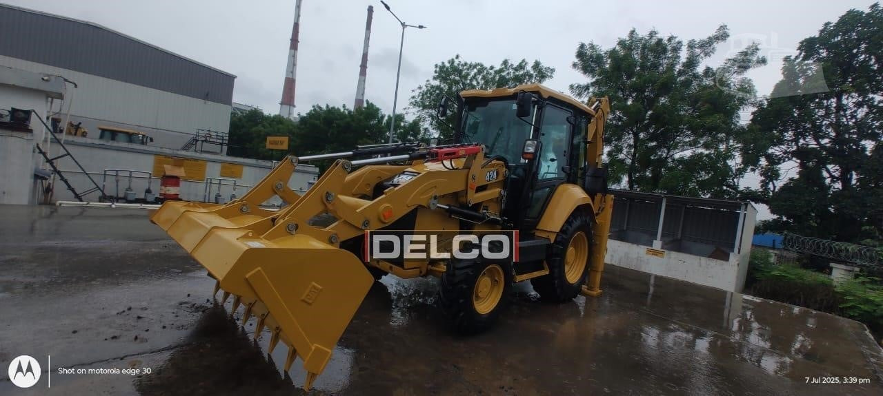 Novi Rovokopač-utovarivač CATERPILLAR 424: slika Novi Rovokopač-utovarivač CATERPILLAR 424