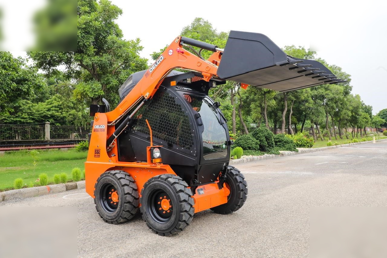Novi Mini utovarivač DELCO SSL175: slika Novi Mini utovarivač DELCO SSL175