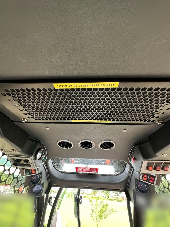 Novi Mini utovarivač DELCO SSL175: slika Novi Mini utovarivač DELCO SSL175