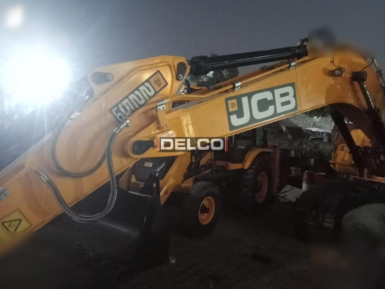 JCB 225 LC - Bager gusjeničar: slika JCB 225 LC - Bager gusjeničar JCB 225 LC - Bager gusjeničar: slika JCB 225 LC - Bager gusjeničar