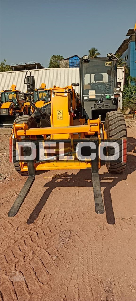 Novi Teleskopski rukovatelj JCB 540-70: slika Novi Teleskopski rukovatelj JCB 540-70