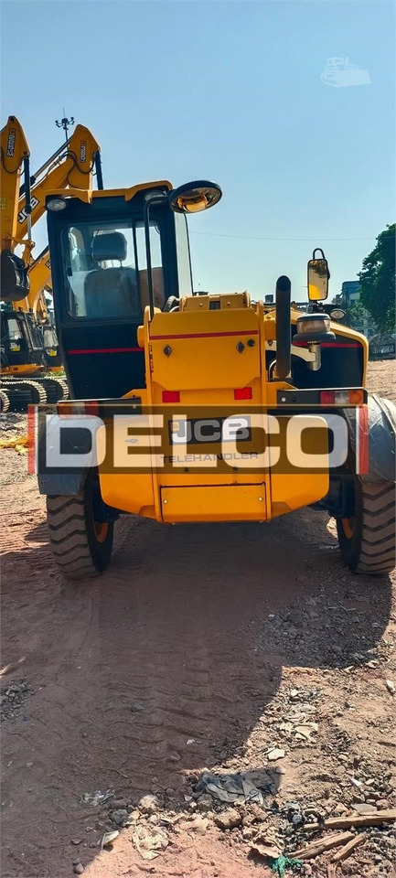 Novi Teleskopski rukovatelj JCB 540-70: slika Novi Teleskopski rukovatelj JCB 540-70