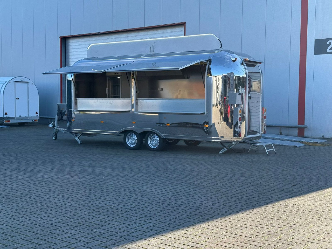 Esselmann Delistar Foodtruck 6000 ähn. Airstream - Prikolica za prodaju brze hrane: slika Esselmann Delistar Foodtruck 6000 ähn. Airstream - Prikolica za prodaju brze hrane Esselmann Delistar Foodtruck 6000 ähn. Airstream - Prikolica za prodaju brze hrane: slika Esselmann Delistar Foodtruck 6000 ähn. Airstream - Prikolica za prodaju brze hrane