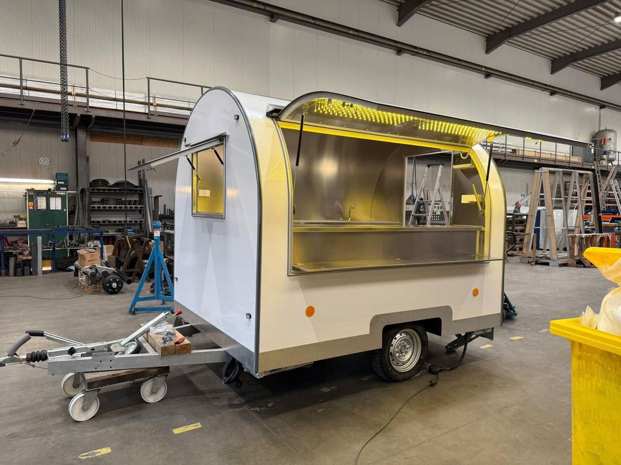 Esselmann EasyGo 280 ähn Buddystar oder Multiwagon - Prikolica za prodaju brze hrane: slika Esselmann EasyGo 280 ähn Buddystar oder Multiwagon - Prikolica za prodaju brze hrane Esselmann EasyGo 280 ähn Buddystar oder Multiwagon - Prikolica za prodaju brze hrane: slika Esselmann EasyGo 280 ähn Buddystar oder Multiwagon - Prikolica za prodaju brze hrane