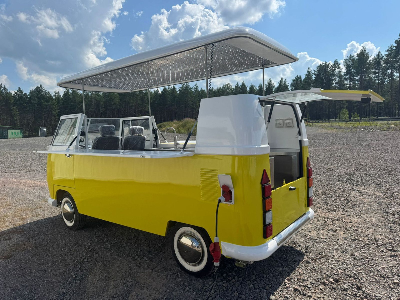 Event Mobil Catering Foodtruck - Kamion za prodaju brze hrane: slika Event Mobil Catering Foodtruck - Kamion za prodaju brze hrane Event Mobil Catering Foodtruck - Kamion za prodaju brze hrane: slika Event Mobil Catering Foodtruck - Kamion za prodaju brze hrane