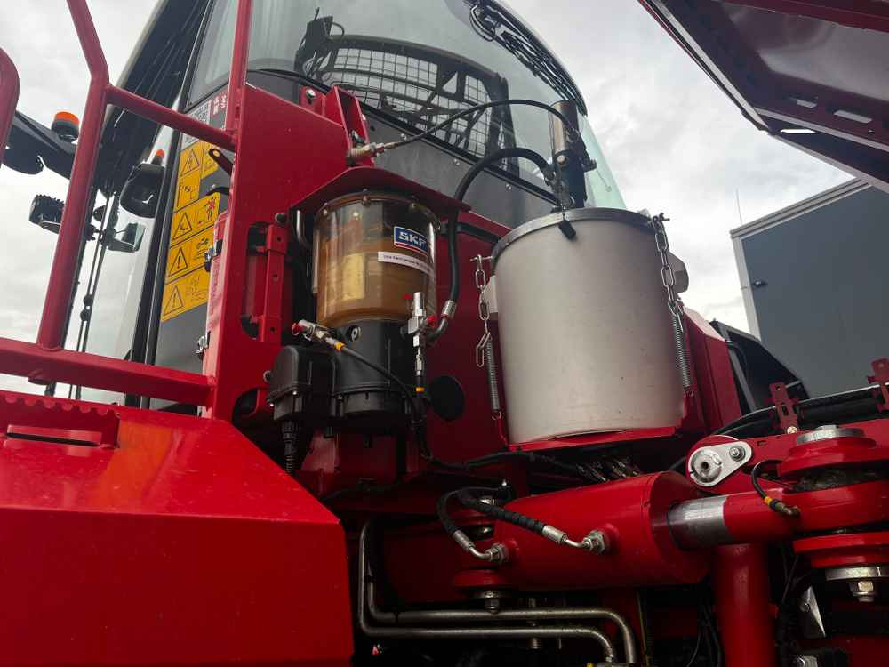 Grimme REXOR 6300 Platinum - Kombajn za šećernu repu: slika Grimme REXOR 6300 Platinum - Kombajn za šećernu repu Grimme REXOR 6300 Platinum - Kombajn za šećernu repu: slika Grimme REXOR 6300 Platinum - Kombajn za šećernu repu