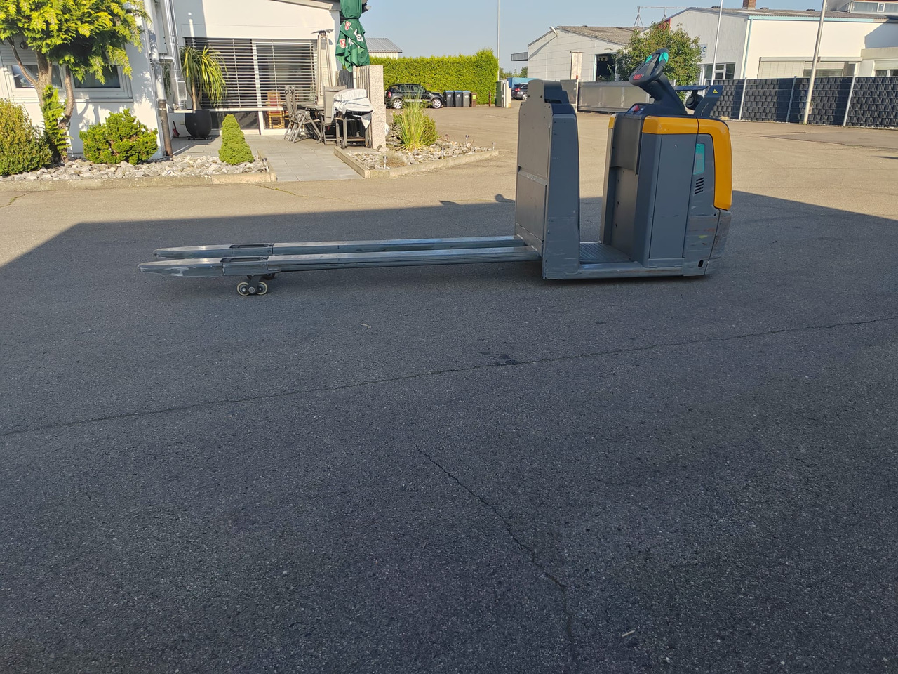 Jungheinrich ECE 225 Li-Ion/ 2.4m/ 2020yy/ 3057mh - Komisioner: slika Jungheinrich ECE 225 Li-Ion/ 2.4m/ 2020yy/ 3057mh - Komisioner Jungheinrich ECE 225 Li-Ion/ 2.4m/ 2020yy/ 3057mh - Komisioner: slika Jungheinrich ECE 225 Li-Ion/ 2.4m/ 2020yy/ 3057mh - Komisioner