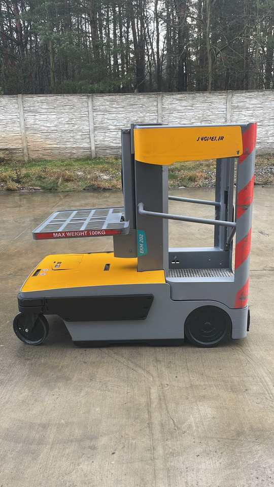 Jungheinrich EKM 202 - Komisioner: slika Jungheinrich EKM 202 - Komisioner Jungheinrich EKM 202 - Komisioner: slika Jungheinrich EKM 202 - Komisioner