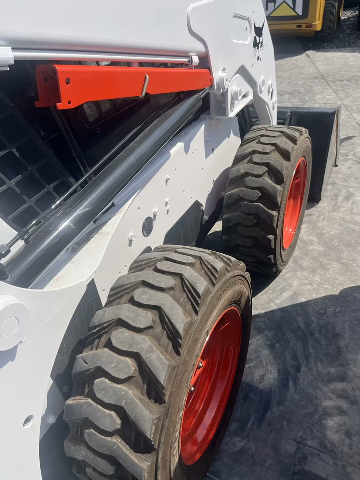 Bobcat S160 - Mini utovarivač: slika Bobcat S160 - Mini utovarivač Bobcat S160 - Mini utovarivač: slika Bobcat S160 - Mini utovarivač