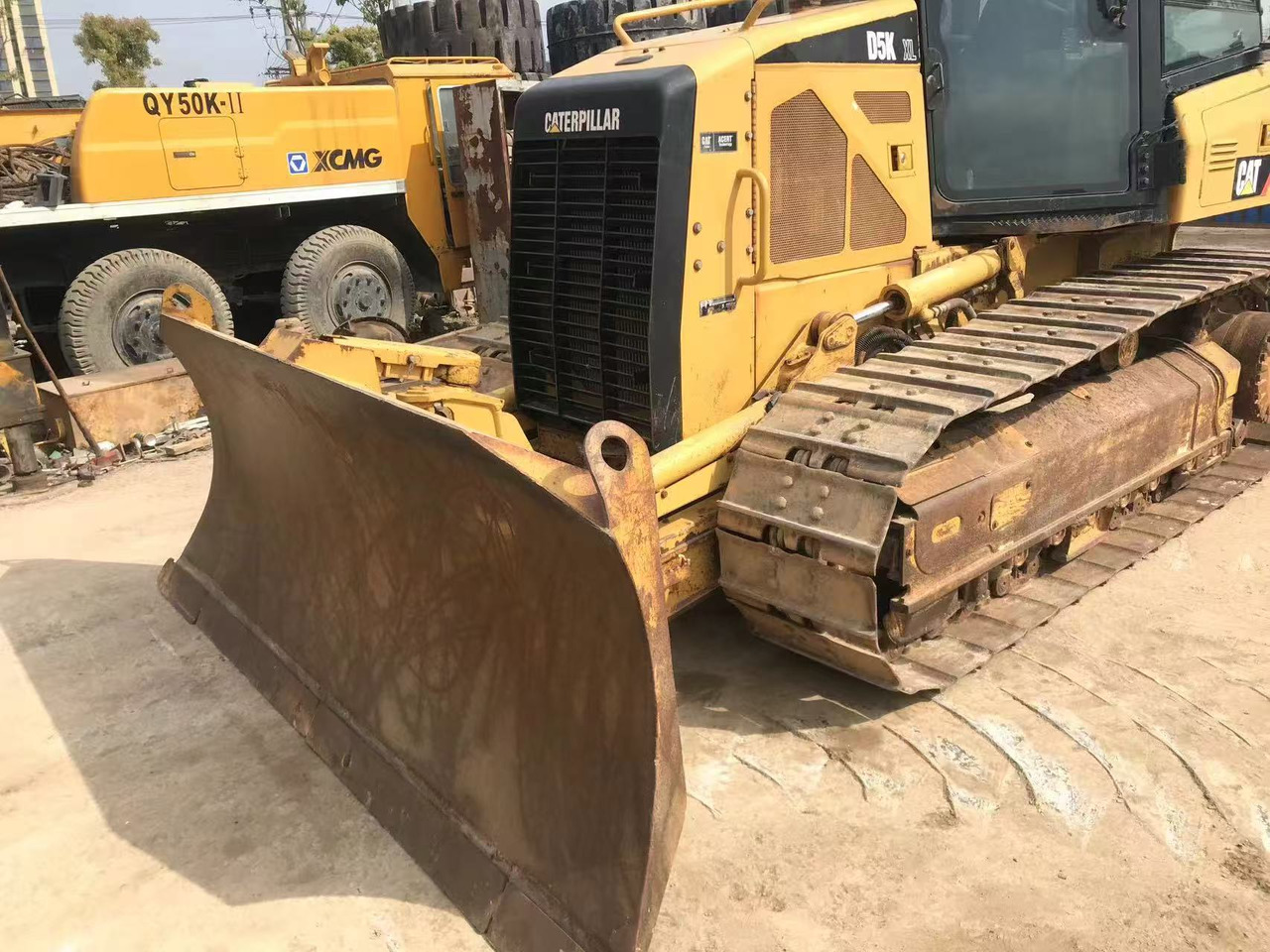 CAT D5K - Buldožer: slika CAT D5K - Buldožer CAT D5K - Buldožer: slika CAT D5K - Buldožer