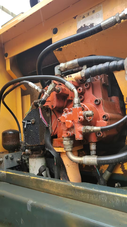 Hyundai 210 - Bager na kotačima: slika Hyundai 210 - Bager na kotačima Hyundai 210 - Bager na kotačima: slika Hyundai 210 - Bager na kotačima