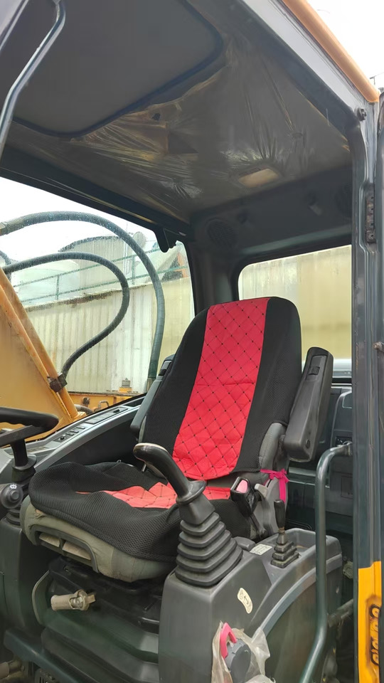 Hyundai 210 - Bager na kotačima: slika Hyundai 210 - Bager na kotačima Hyundai 210 - Bager na kotačima: slika Hyundai 210 - Bager na kotačima