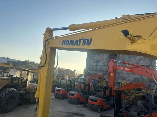Komatsu pc130 - Bager gusjeničar: slika Komatsu pc130 - Bager gusjeničar Komatsu pc130 - Bager gusjeničar: slika Komatsu pc130 - Bager gusjeničar