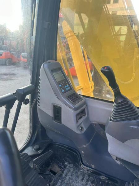 Komatsu pc130 - Bager gusjeničar: slika Komatsu pc130 - Bager gusjeničar Komatsu pc130 - Bager gusjeničar: slika Komatsu pc130 - Bager gusjeničar
