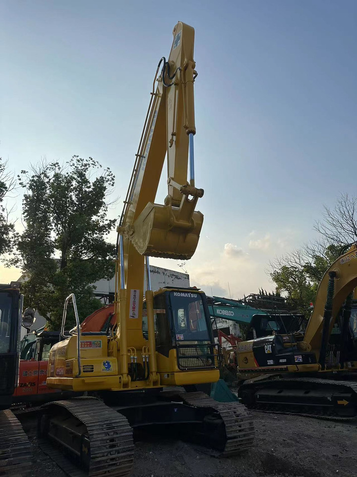 Komatsu pc220-7 - Bager gusjeničar: slika Komatsu pc220-7 - Bager gusjeničar Komatsu pc220-7 - Bager gusjeničar: slika Komatsu pc220-7 - Bager gusjeničar