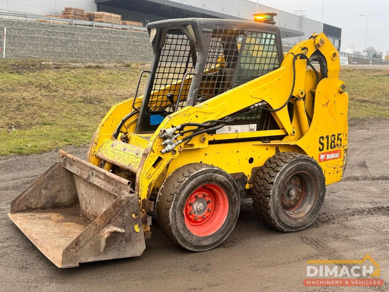 Bobcat S185 Schranklader - 4 cil. Kubota motor - high flow - laadbak - CE keurmerk - Utovarivač: slika Bobcat S185 Schranklader - 4 cil. Kubota motor - high flow - laadbak - CE keurmerk - Utovarivač Bobcat S185 Schranklader - 4 cil. Kubota motor - high flow - laadbak - CE keurmerk - Utovarivač: slika Bobcat S185 Schranklader - 4 cil. Kubota motor - high flow - laadbak - CE keurmerk - Utovarivač