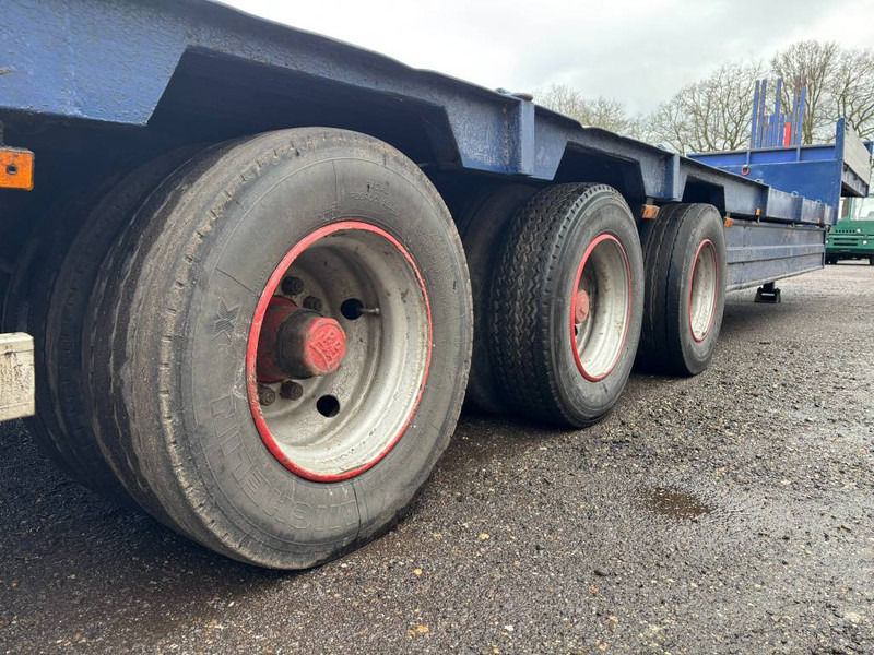 Broshuis Lowloader tieflader 3 assen leaf spring, laadklep - Poluprikolica s niskim utovarivačem: slika Broshuis Lowloader tieflader 3 assen leaf spring, laadklep - Poluprikolica s niskim utovarivačem Broshuis Lowloader tieflader 3 assen leaf spring, laadklep - Poluprikolica s niskim utovarivačem: slika Broshuis Lowloader tieflader 3 assen leaf spring, laadklep - Poluprikolica s niskim utovarivačem