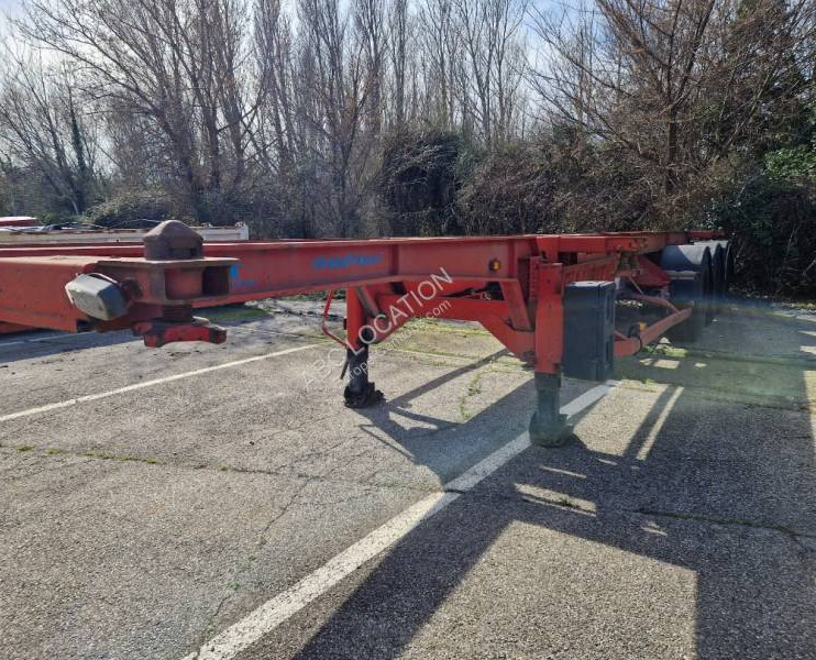 Fruehauf - Transporter kontejnera/ Poluprikolica s izmjenjivim sanducima: slika Fruehauf - Transporter kontejnera/ Poluprikolica s izmjenjivim sanducima Fruehauf - Transporter kontejnera/ Poluprikolica s izmjenjivim sanducima: slika Fruehauf - Transporter kontejnera/ Poluprikolica s izmjenjivim sanducima
